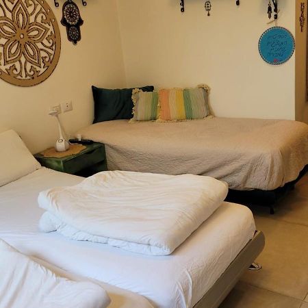נקודות ריפוי Apartment Tirat Carmel Bagian luar foto