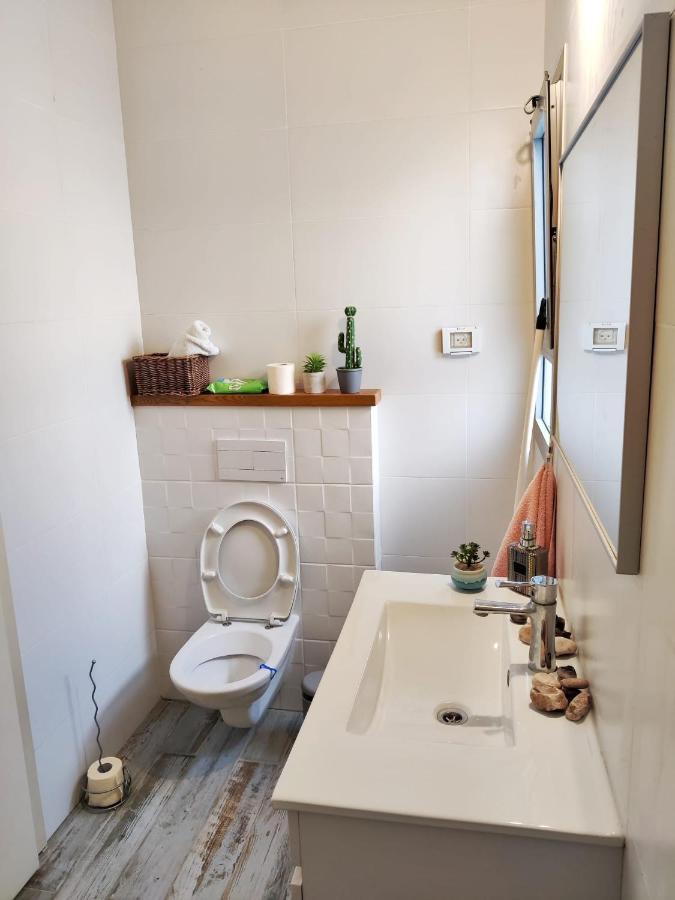 נקודות ריפוי Apartment Tirat Carmel Bagian luar foto