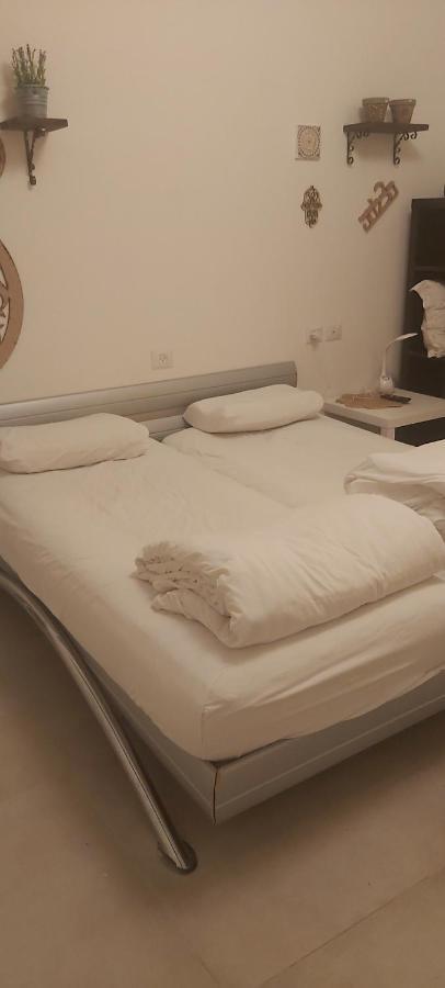 נקודות ריפוי Apartment Tirat Carmel Bagian luar foto