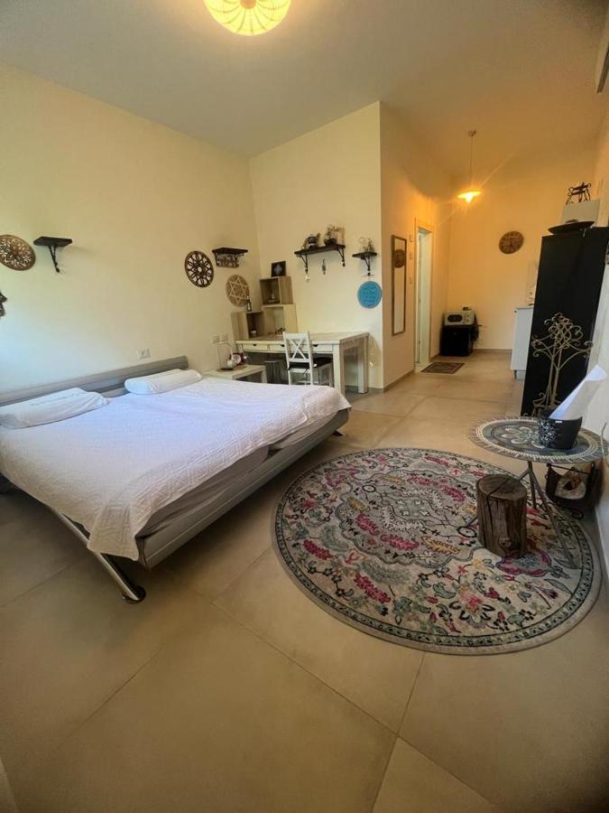 נקודות ריפוי Apartment Tirat Carmel Bagian luar foto