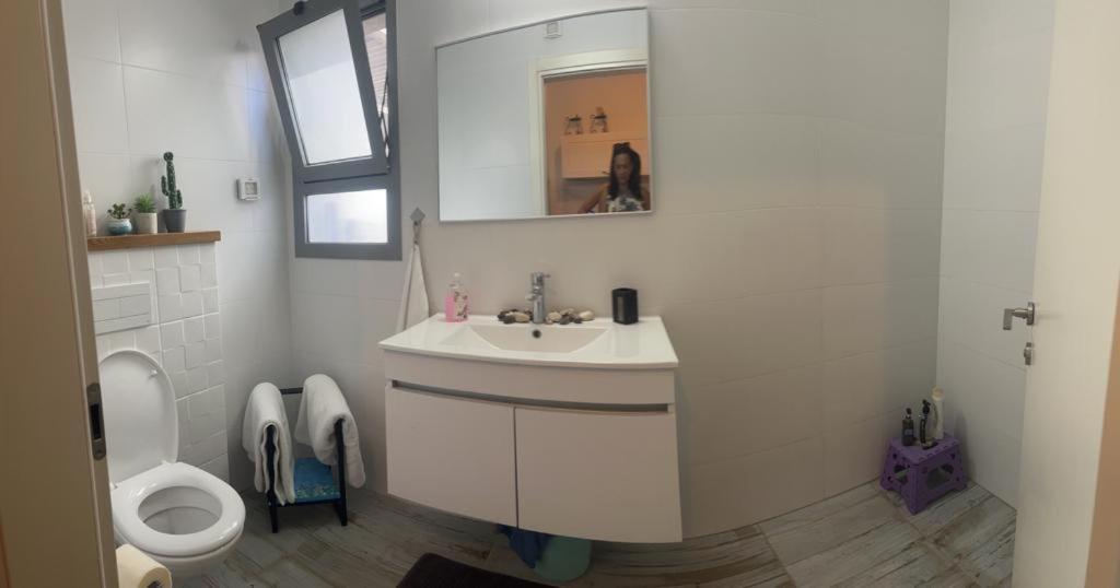 נקודות ריפוי Apartment Tirat Carmel Bagian luar foto